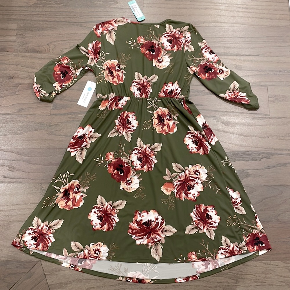 NWT French Grey Maternity Green Floral Brushed Knit Dress - Size XS - Picture 2 of 7